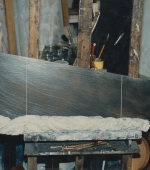 schwarze form, 30 x 90 cm, eisen und pigmente geschliffen, 1989